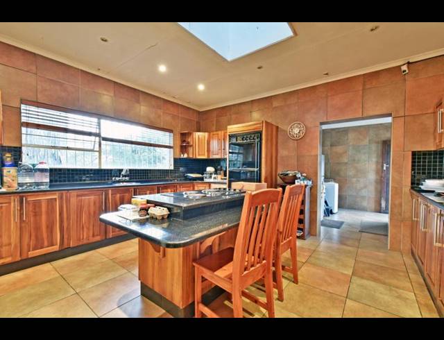 4 BEDROOM HOUSE FOR SALE IN NORTHCLIFF